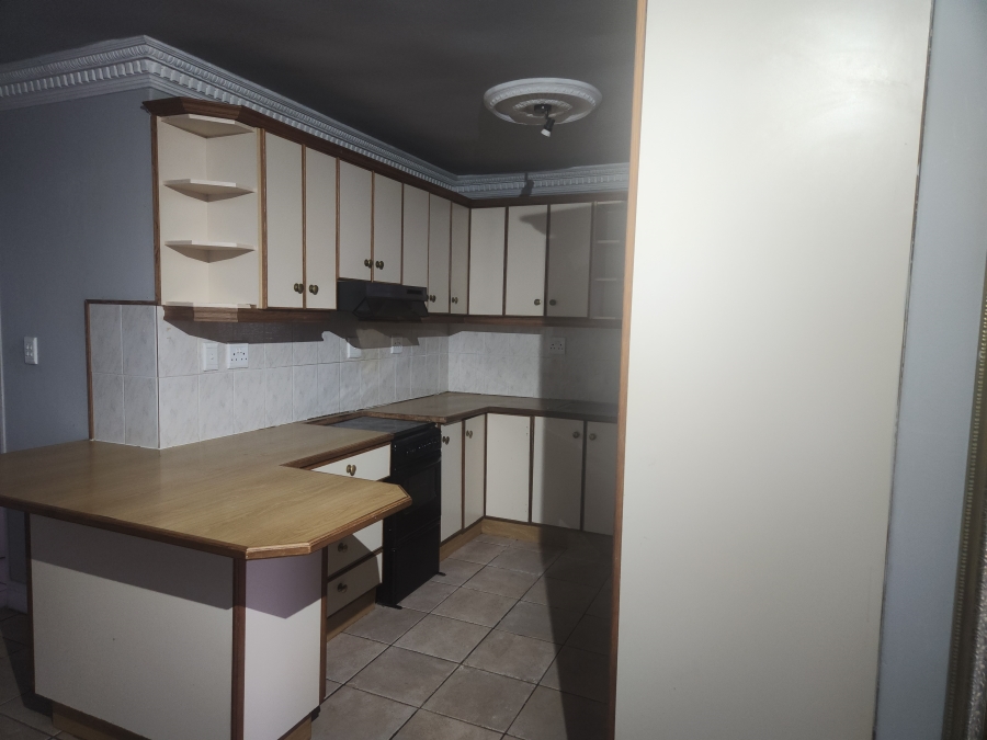 3 Bedroom Property for Sale in Lansdowne Western Cape